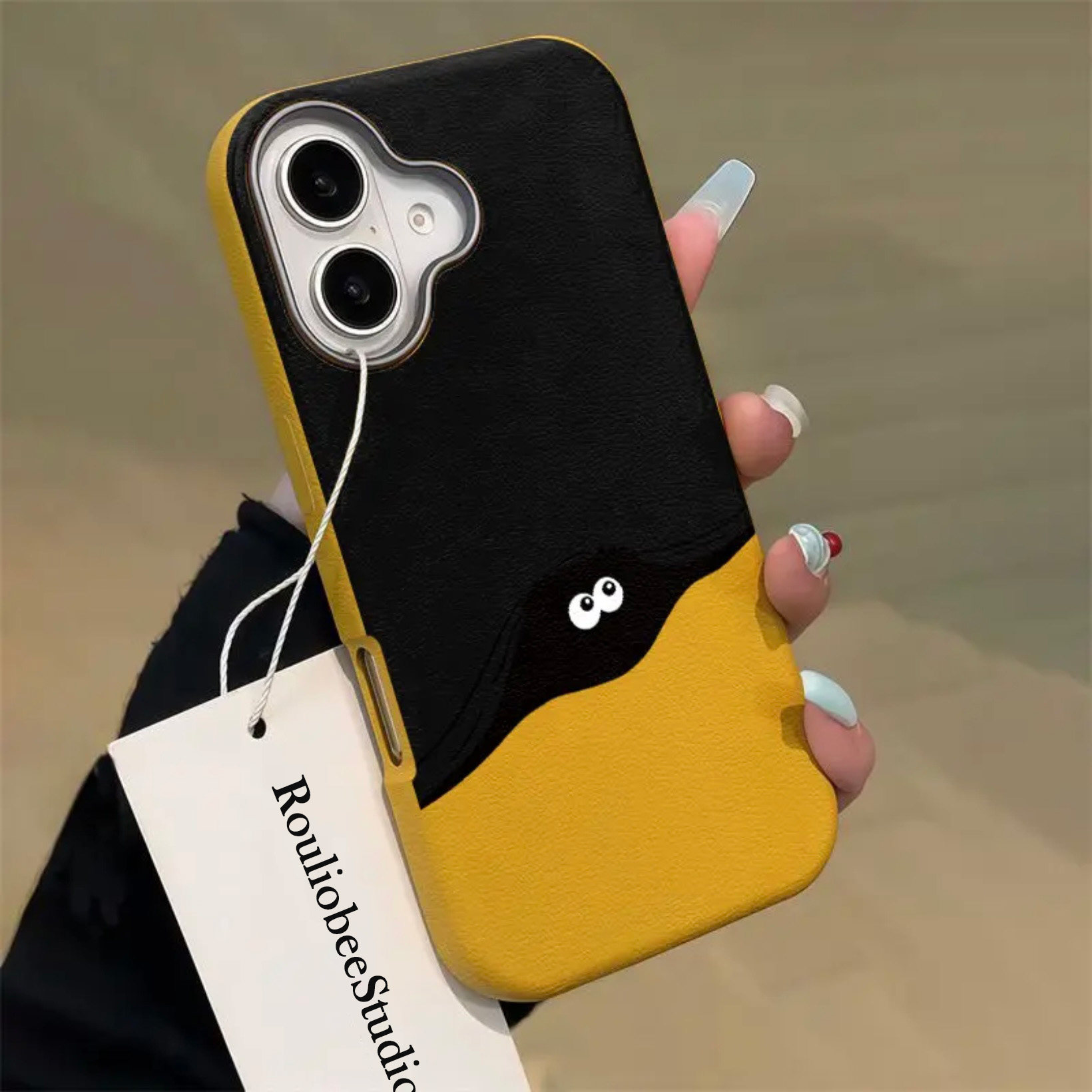 趣味煤球眼睛适用苹果17promax手机壳iphone15promax新款可爱16promax肤感13皮纹金属框14pro保护套12防摔11