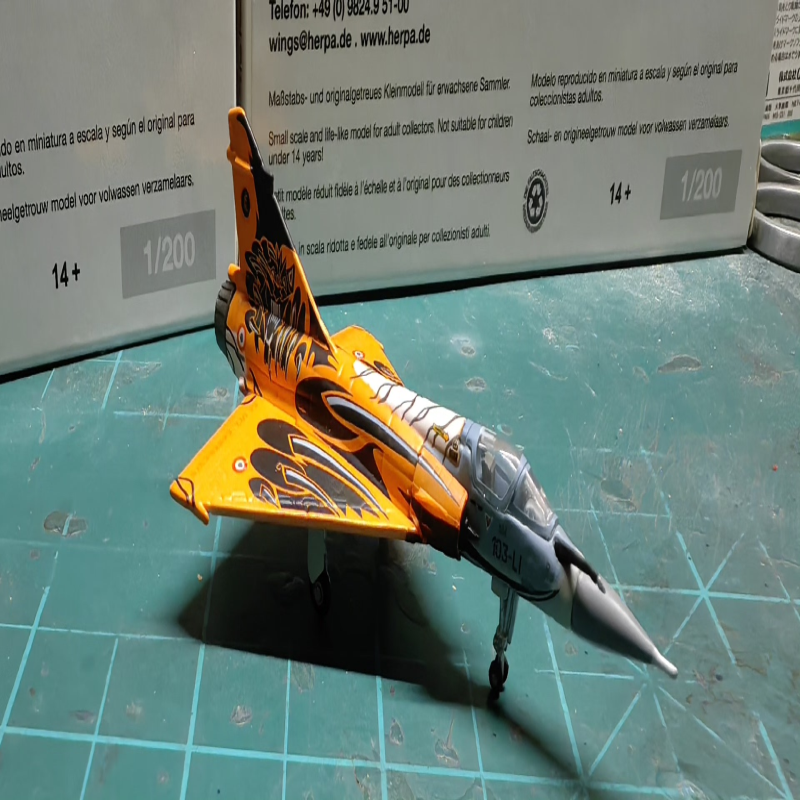 HERPA 1/200战机模型。法国幻影2000战机。老虎会涂装全品无瑕疵