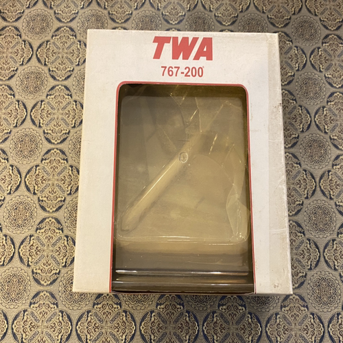 威龙成品客机模型55560～1:400 美国环球航空公司 B767-200 带展