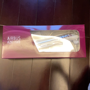 卡塔尔航空1/200空客A350-XWB官方模型。卡塔尔Al Safwa头等舱休