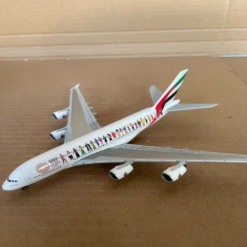Emirates 阿联酋航空 A380-800 1/500比例飞机模型。合金材质，细
