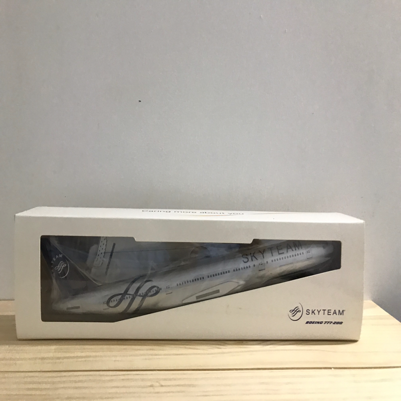 飞机模型 波音777-200 台湾瑞庆 Risesoon 飞机模型，只是打开拍