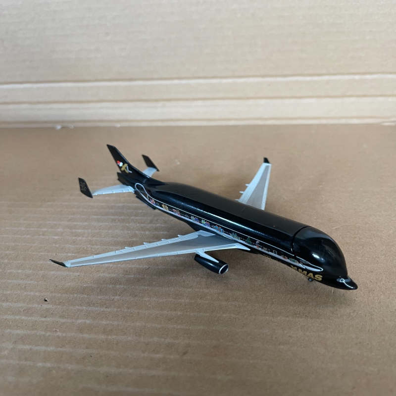 Herpa 1/500 空客Beluga XL圣诞限定涂装，编号Christmas 2020。图片