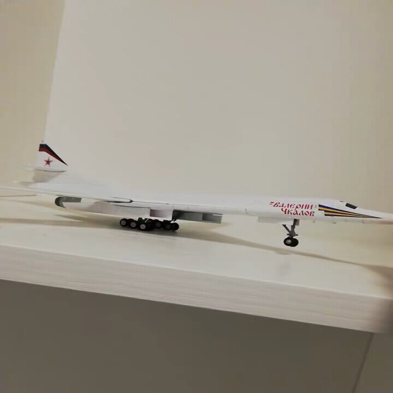 俄罗斯白天鹅图160战略轰炸机战斗机飞机模型1:200图144飞机主体