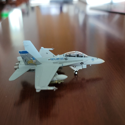 Gulliver WA22103  1/200  美国海军F/A-18D大黄蜂战斗机 成品模
