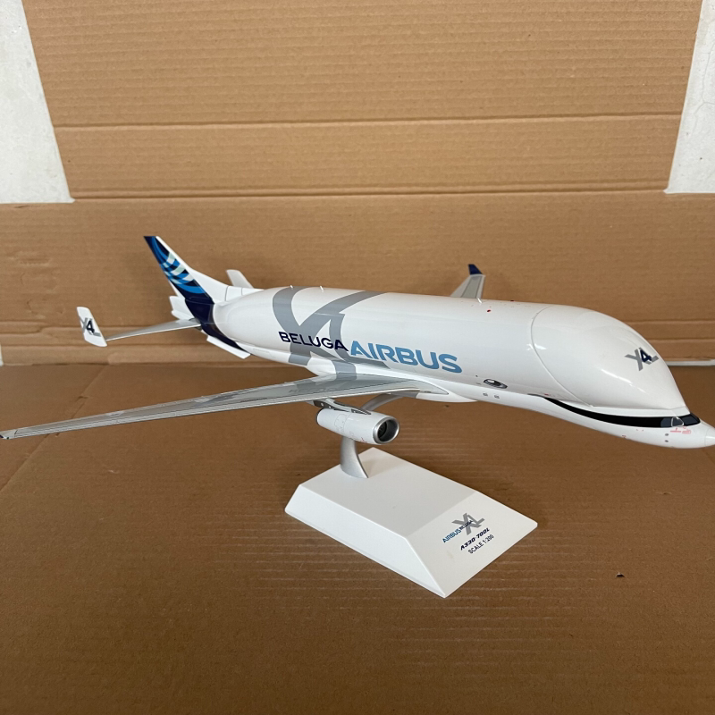 JC Wings 1/200 空客A330-700L Beluga XL X4运输机合金模型，带图片