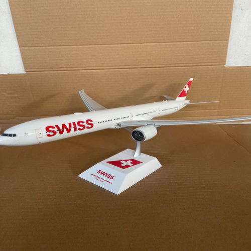 Boeing 777-300ER SWISS瑞士国际航空，1/200比例合金飞机模型。