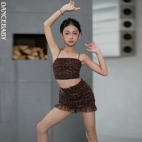 Dancebaby2026新款拉丁舞服吊带练功服女童表演分体豹纹套装D113