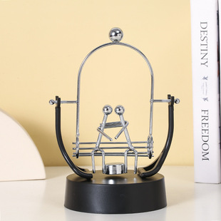 情侣荡秋千永动仪摆动 办公室桌面铁艺摆件电磁摆摇步机生日礼物