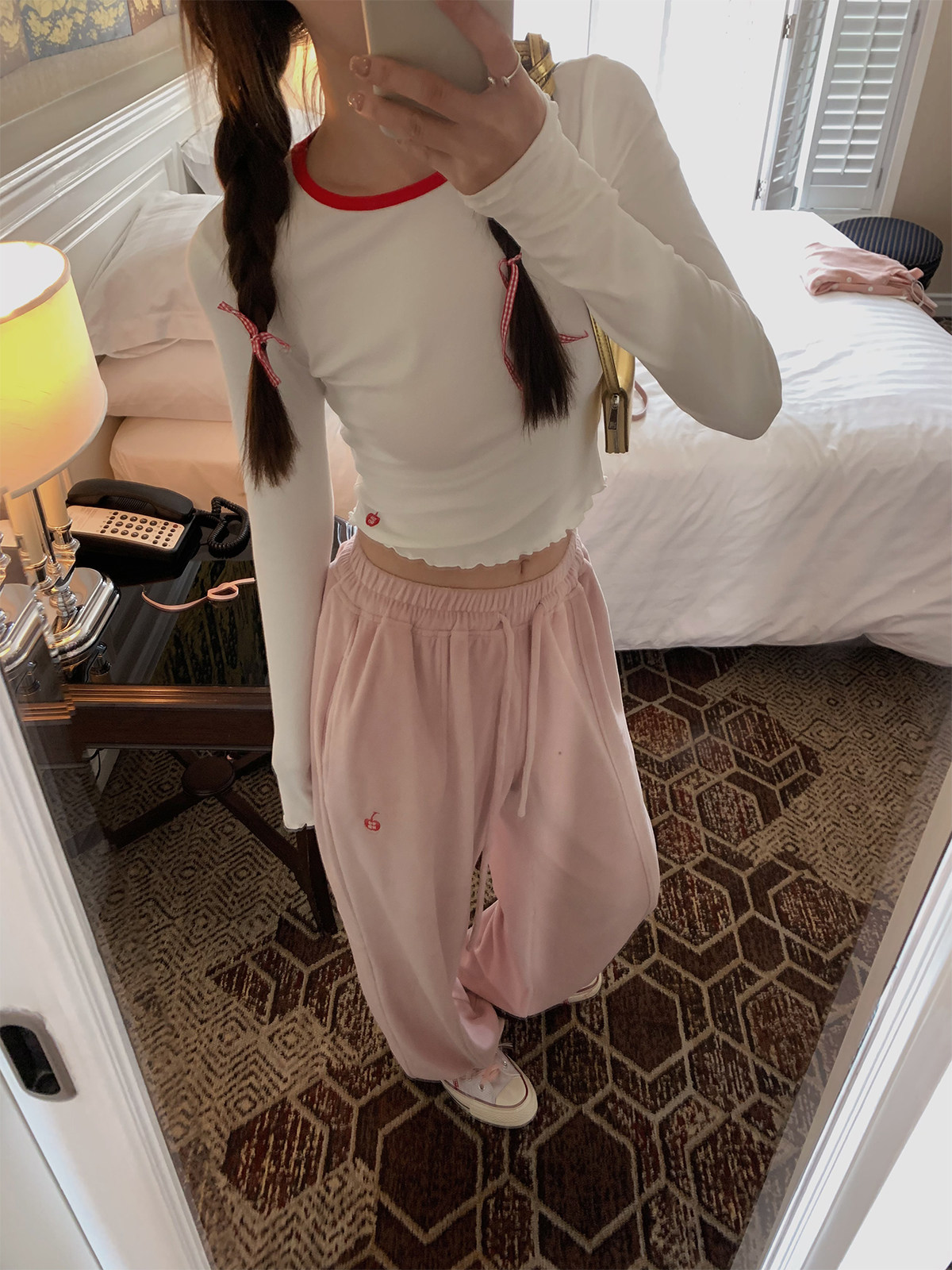 areUshop撞色边圆领绣花紧身T