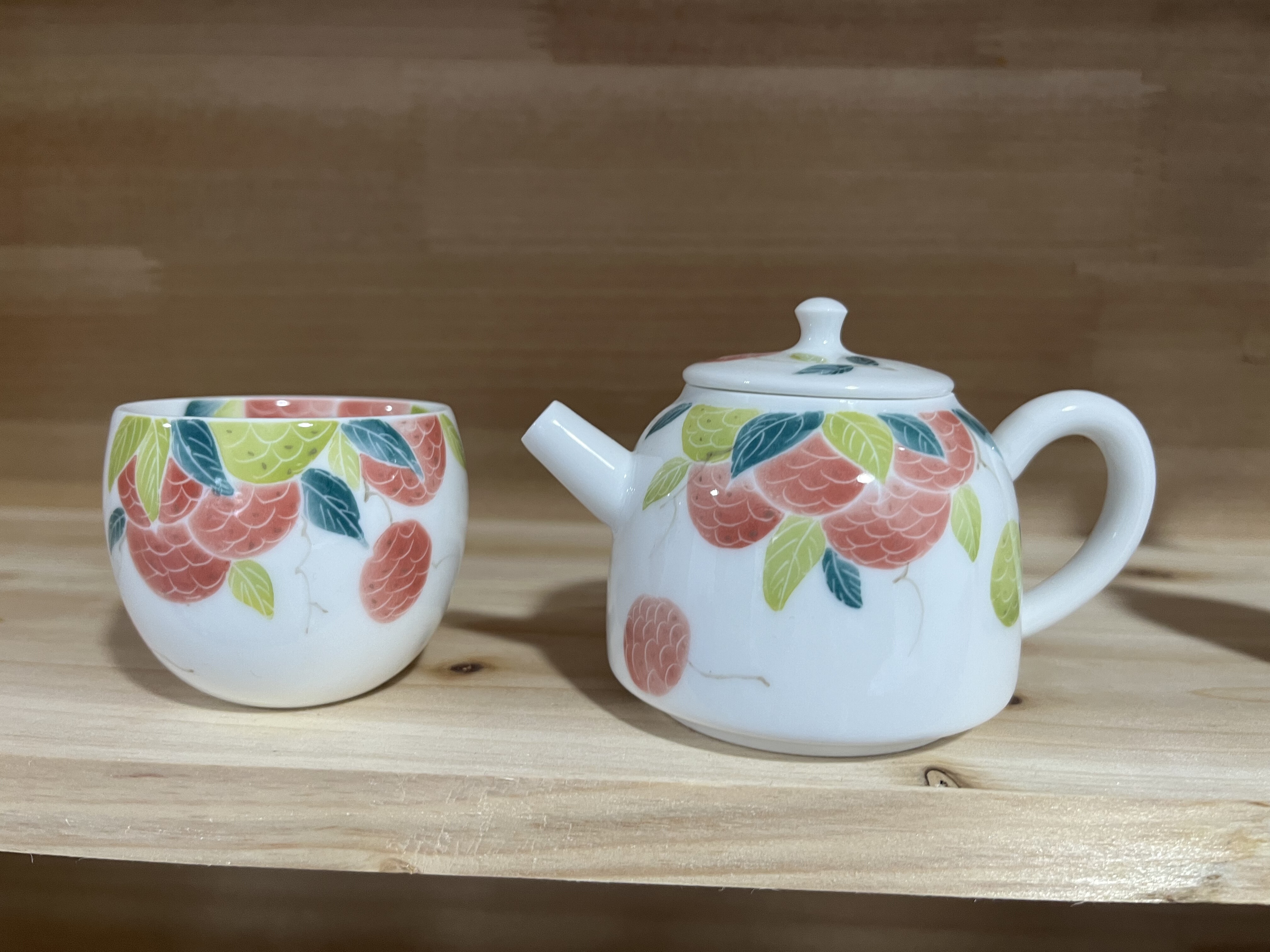 景德镇高温釉下彩手绘荔枝茶壶茶杯套装