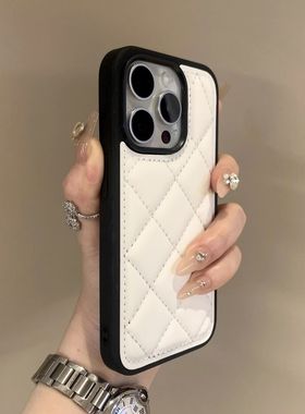 简约格纹羽绒服苹果16pm新款手机壳适用iphone15/14ProMax手机壳15Plus新款12秋冬13p皮质黑白11防摔保护套女