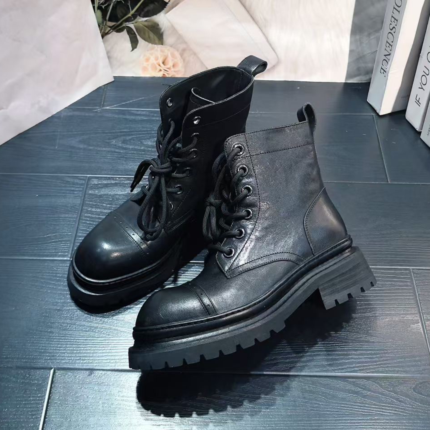 牛皮圆头系带厚底粗跟时尚马丁靴