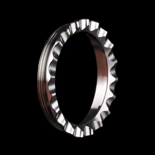 Convoy毛裤手电筒M21H不锈钢表圈