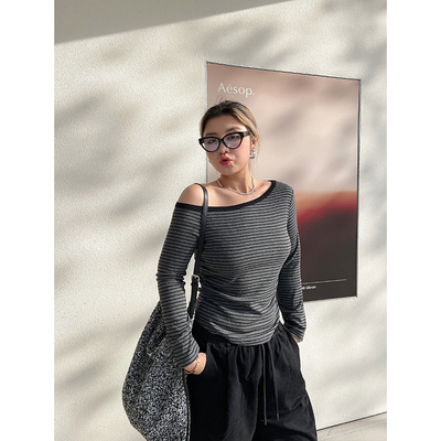 LTGIRL斜肩修身条纹毛衣