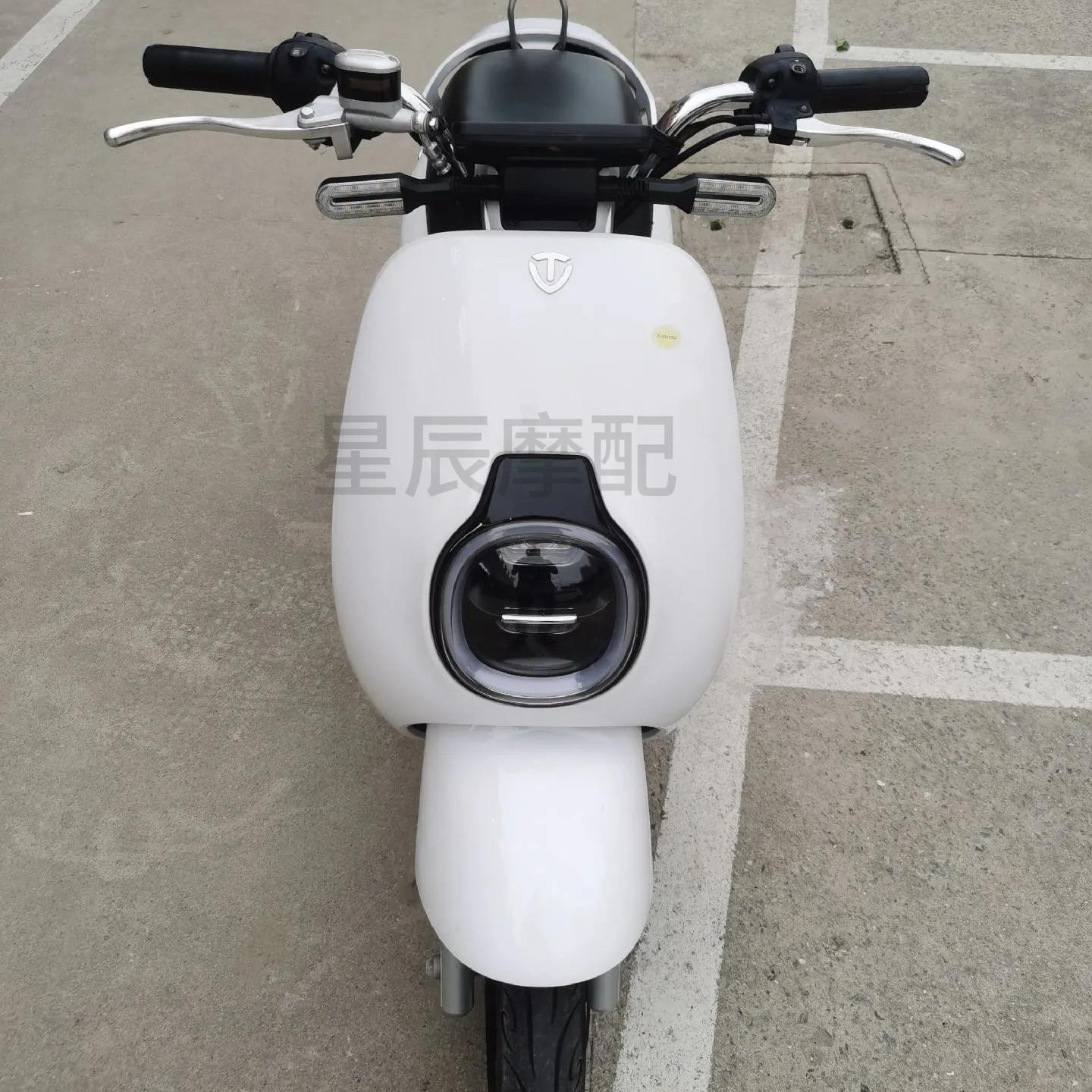 台铃米柚电动车原厂外壳配件定制烤漆塑件前围工具箱前泥板边条