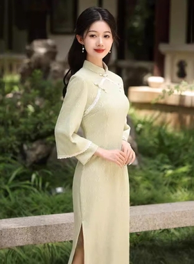淡绿色双襟素雅中式长款改良旗袍年轻款女复古修身长袖日常秋冬装