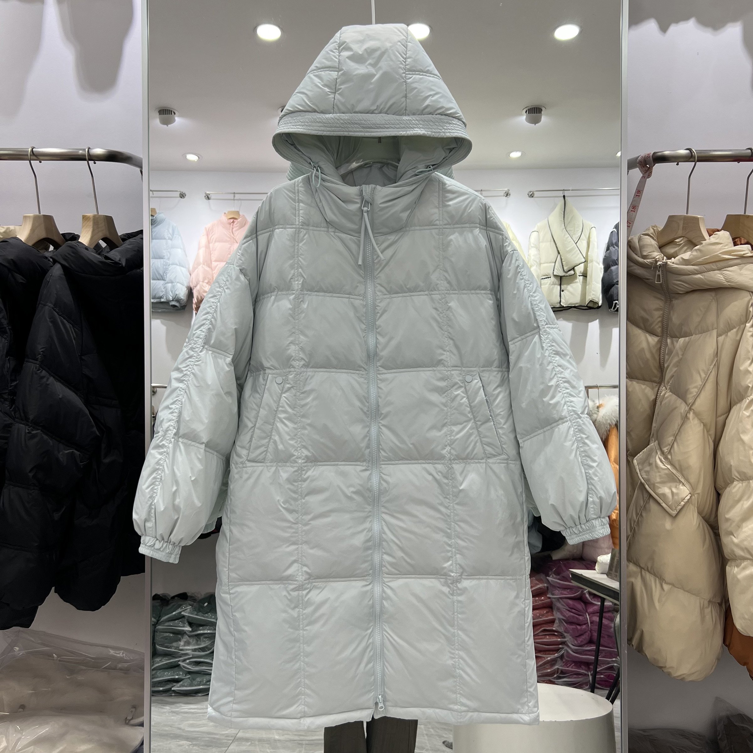 2025年秋冬新款羽绒服女中长款过膝韩版时尚白鸭绒面包服网红外套