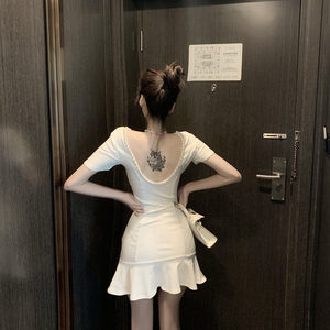 2026春装新款气质女装性感修身显瘦露背连衣裙收腰包臀鱼尾裙短裙