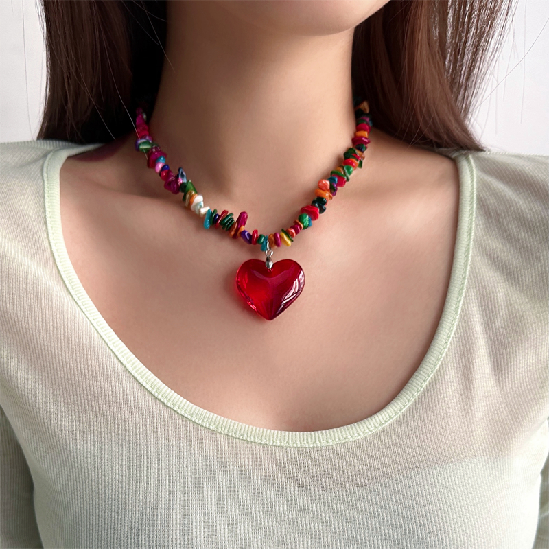 彩色不规则碎石串珠爱心吊坠项链