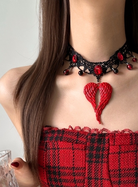 暗黑系蕾丝红色翅膀吊坠项圈