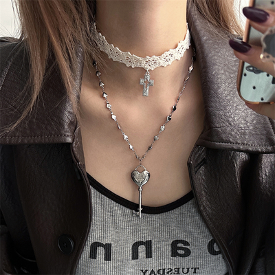 甜酷白色蕾丝十字架绑带叠戴项链