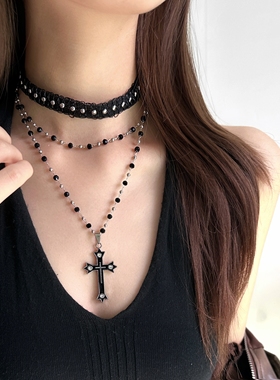 暗黑哥特风黑色串珠十字架项链