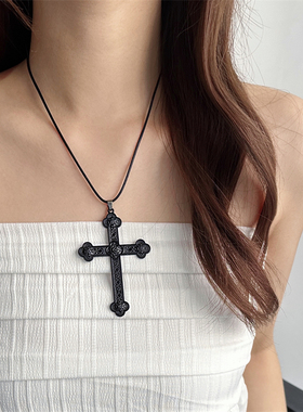 简约暗黑风十字架吊坠项链
