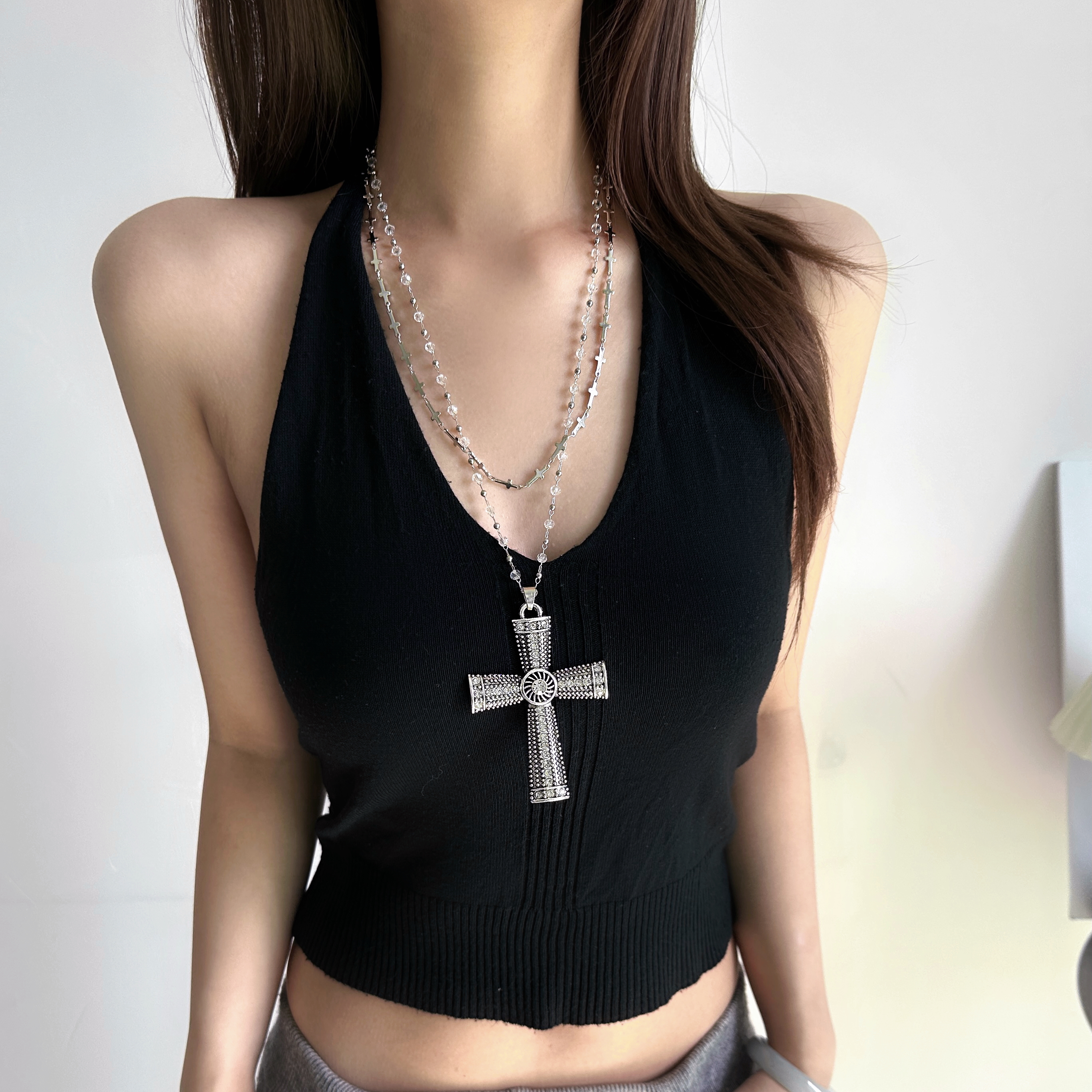 甜酷辣妹风叠戴水晶十字架项链
