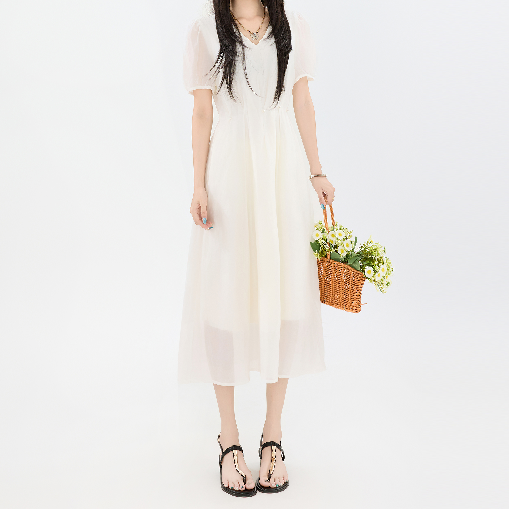 白色法式V领连衣裙女简约设计感夏季2025新款收腰高级感中长裙子