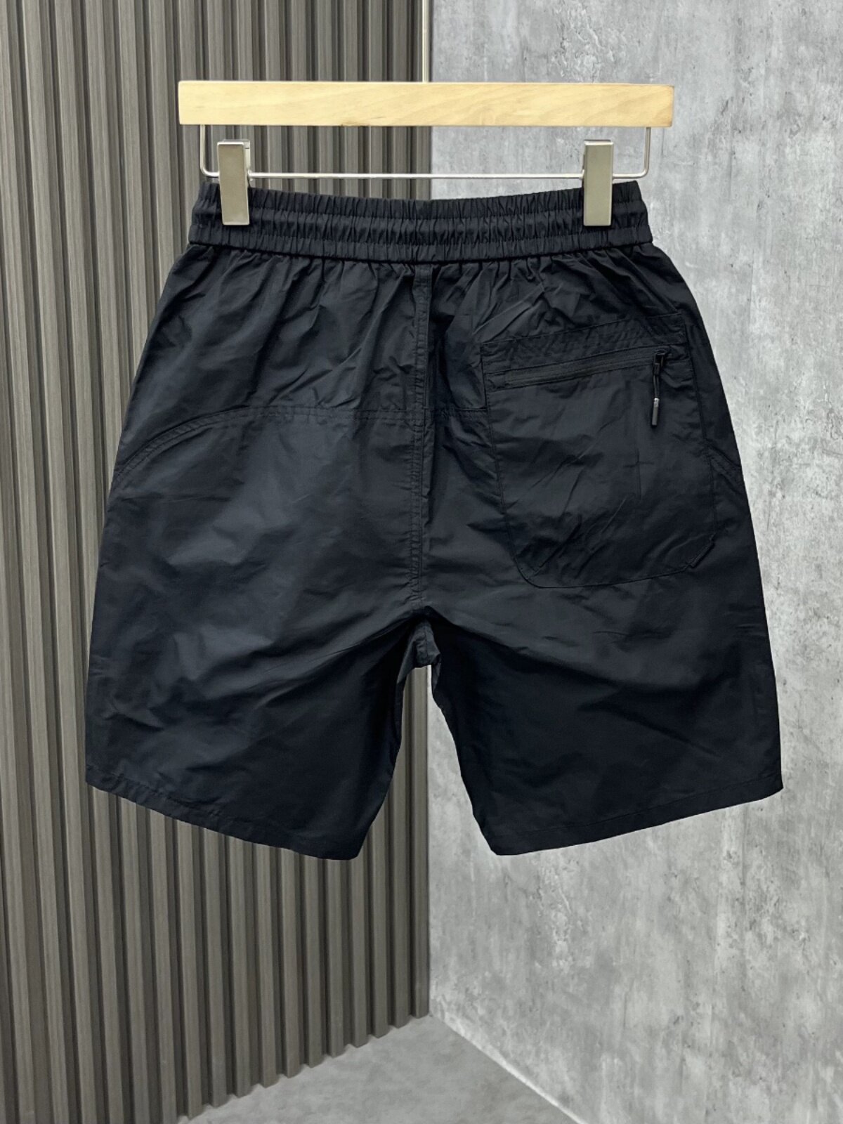 BUY NEW MENS CASUAL SHORTS IN SUMMER VERSATILE SPORTS FIVE-POINT PANTS MENS LOOSE PLUS-SIZE BEACH PANTS