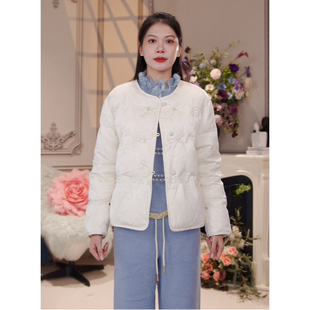 9008Y 提花毛边盘扣减龄外套CFF3A910 CHARFEN新中式 羽绒服女短款