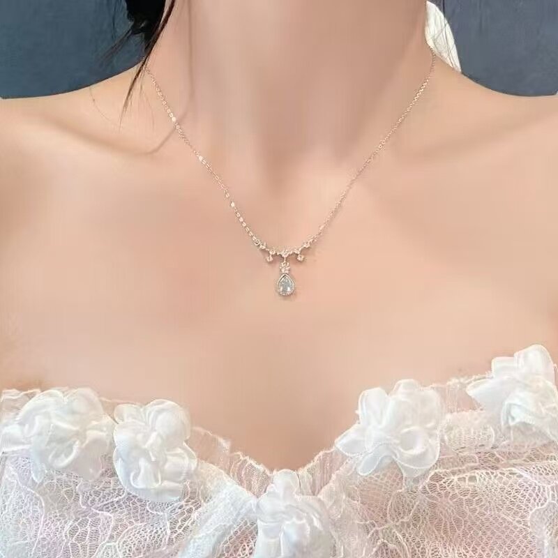 轻奢小众「美人泪」月光石项链锁骨链高级感吊坠锁骨链女生日礼物