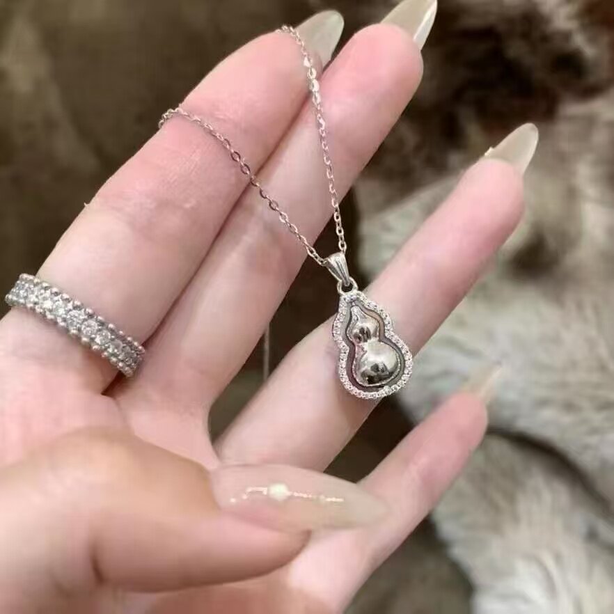 ins小众简约镶钻爆款转运葫芦梦幻圆形锁骨链新中式福禄礼款
