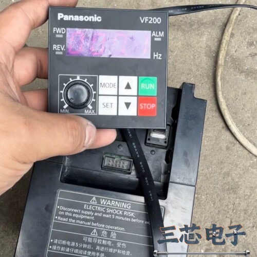 询价·拆机二手19个松下变频器VF200系列，型号 AVF200-议价-