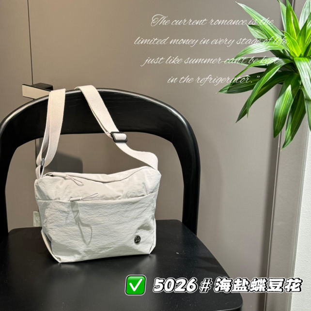 BoBo博卜5026斜挎包女新款韩版单肩轻便防水布包百搭尼龙饺子包