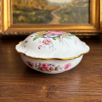 Royal Crown Derby 皇家皇冠德比 英国老瓷器 花边描金花卉首饰盒