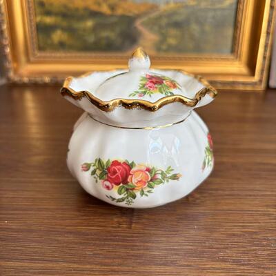 Royal Albert 英国皇家阿尔伯特 老镇玫瑰骨瓷糖罐 装饰摆件瓷罐