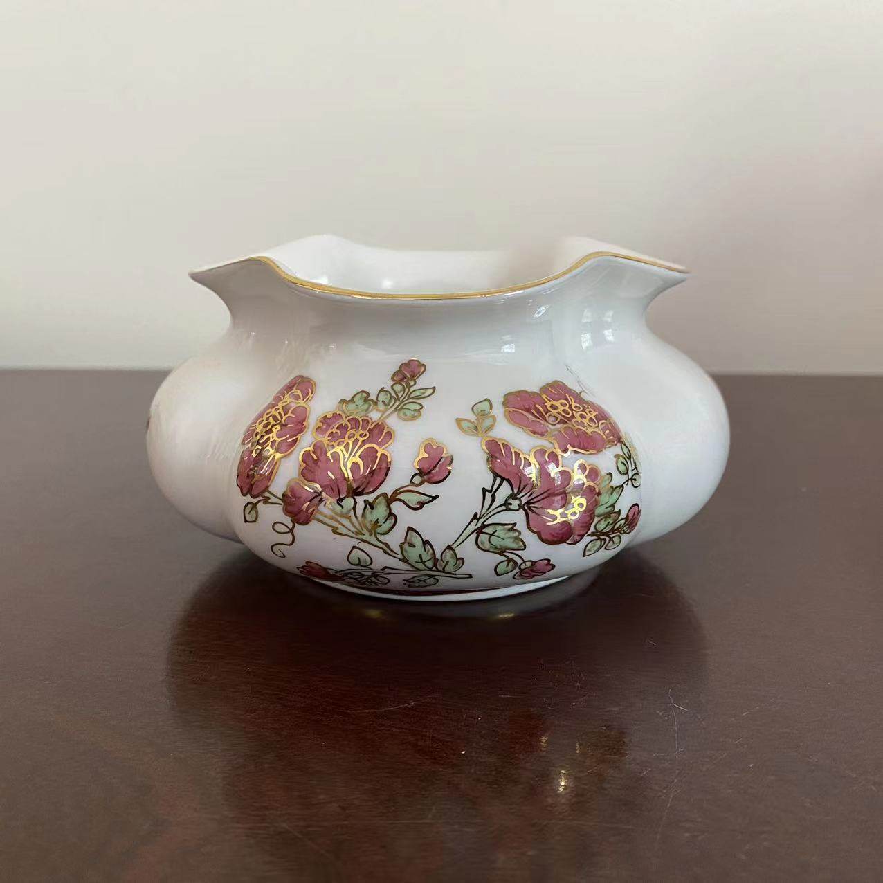 Zsolnay Hungary 匈牙利国宝瓷器 手绘限量花边盘 描金珐琅瓷花盆,家居饰品,装饰摆件,淘宝优惠券,粉丝福利购,淘宝优惠卷