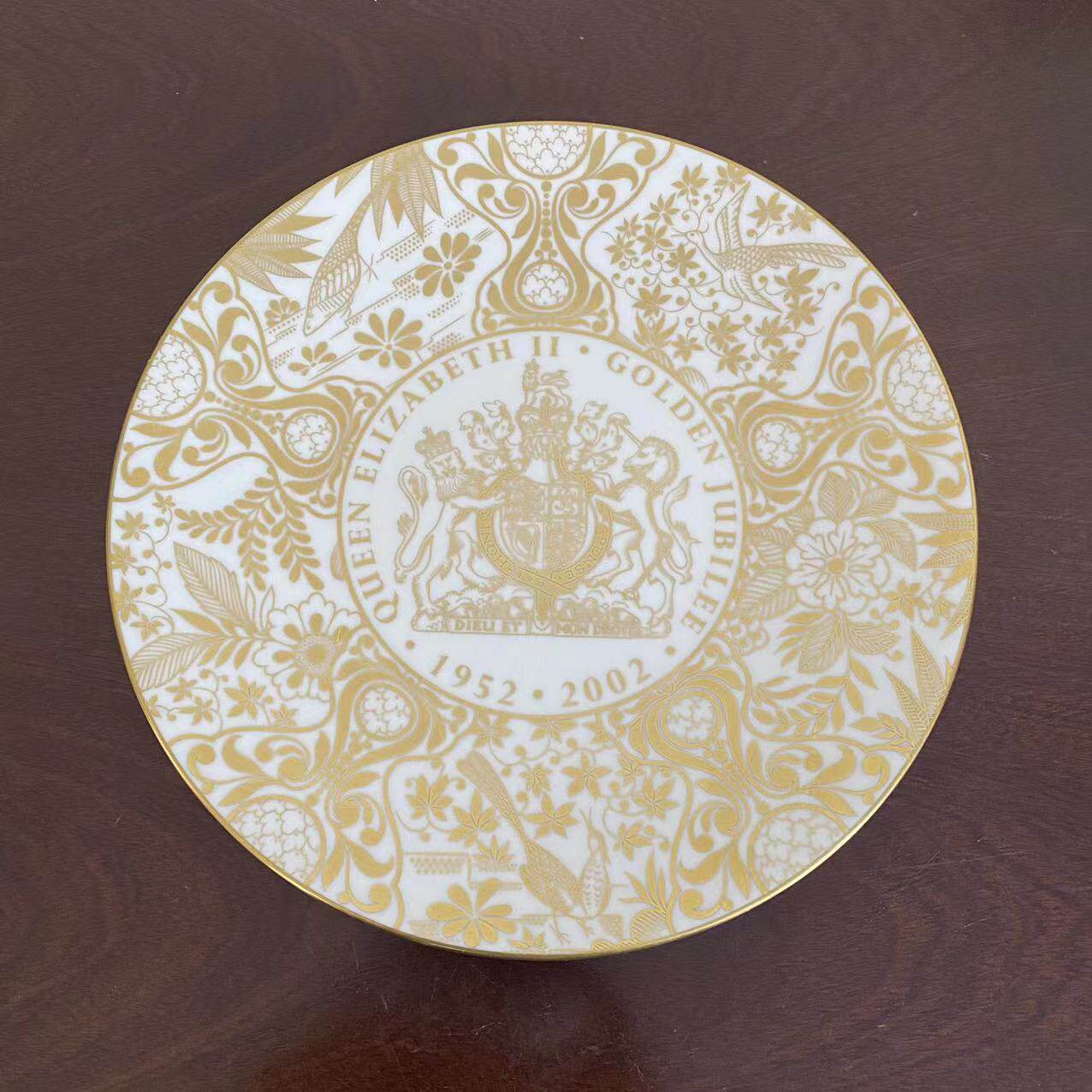 Royal Worcester 皇家伍斯特 2002年纪念英国女王金禧 限量收藏盘