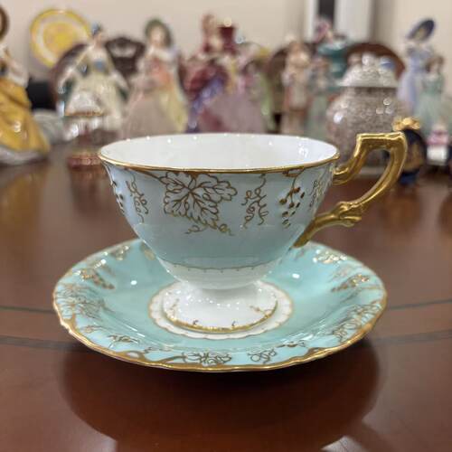 Royal Crown Derby 皇家皇冠德比葡萄藤纹饰描金手绘高足下午茶杯