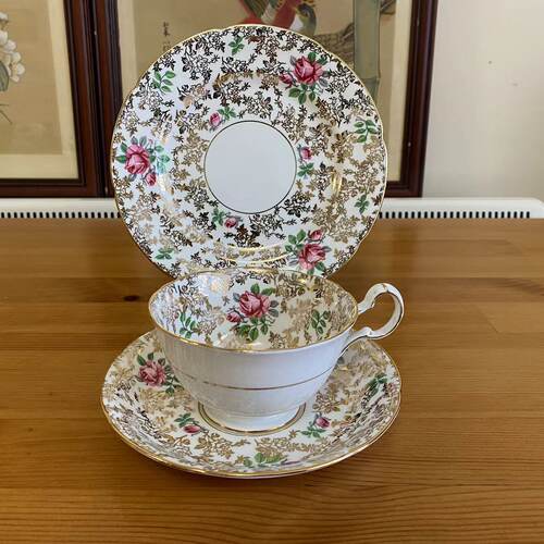 Royal Grafton 皇家格拉夫顿蕾丝纹饰收藏咖啡杯 50年代广口茶杯