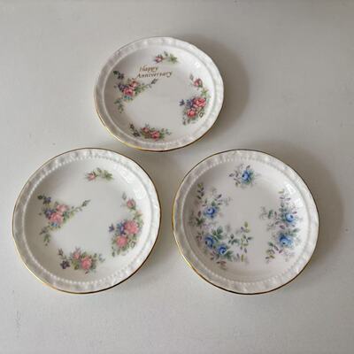 Royal Albert 皇家阿尔伯特 英国骨瓷花边碟 中古收藏摆件小瓷盘