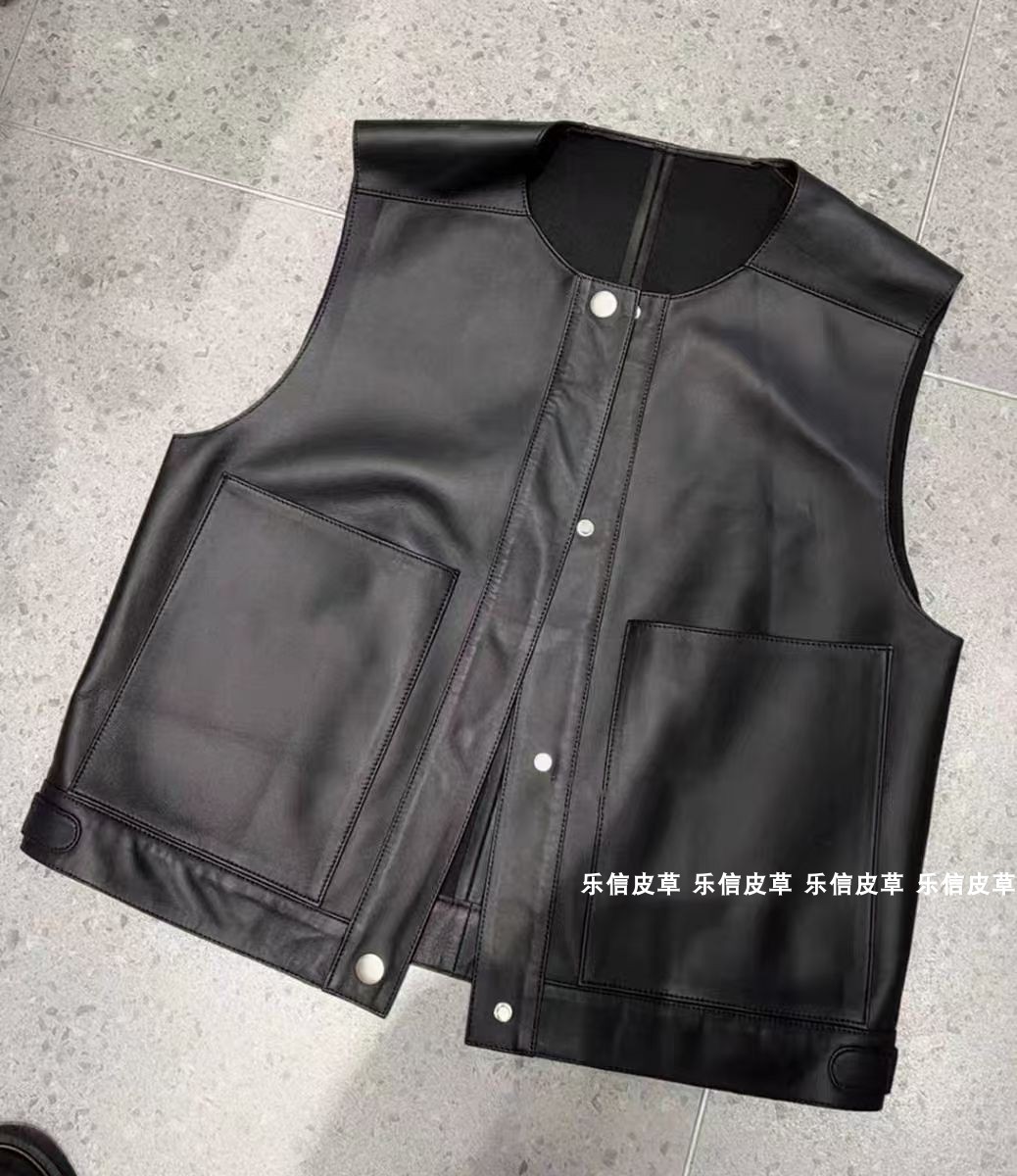 超短真皮百搭秋冬无袖外套气质