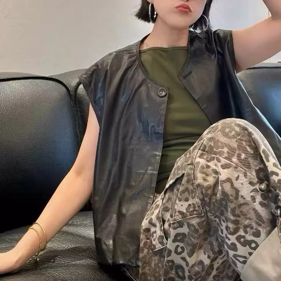 黑色真皮女马甲时尚网红同款