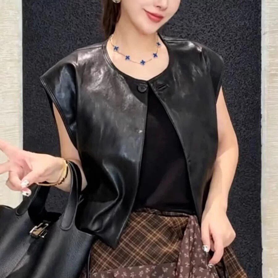 黑色酷飒短款真皮马甲女款