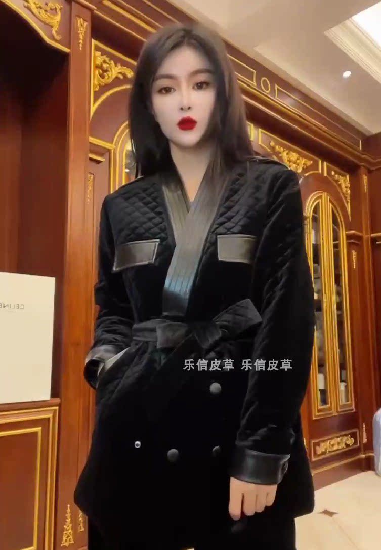 赫本风时尚新款秋冬收腰中长款真皮绵羊皮拼接丝绒加棉外套女士