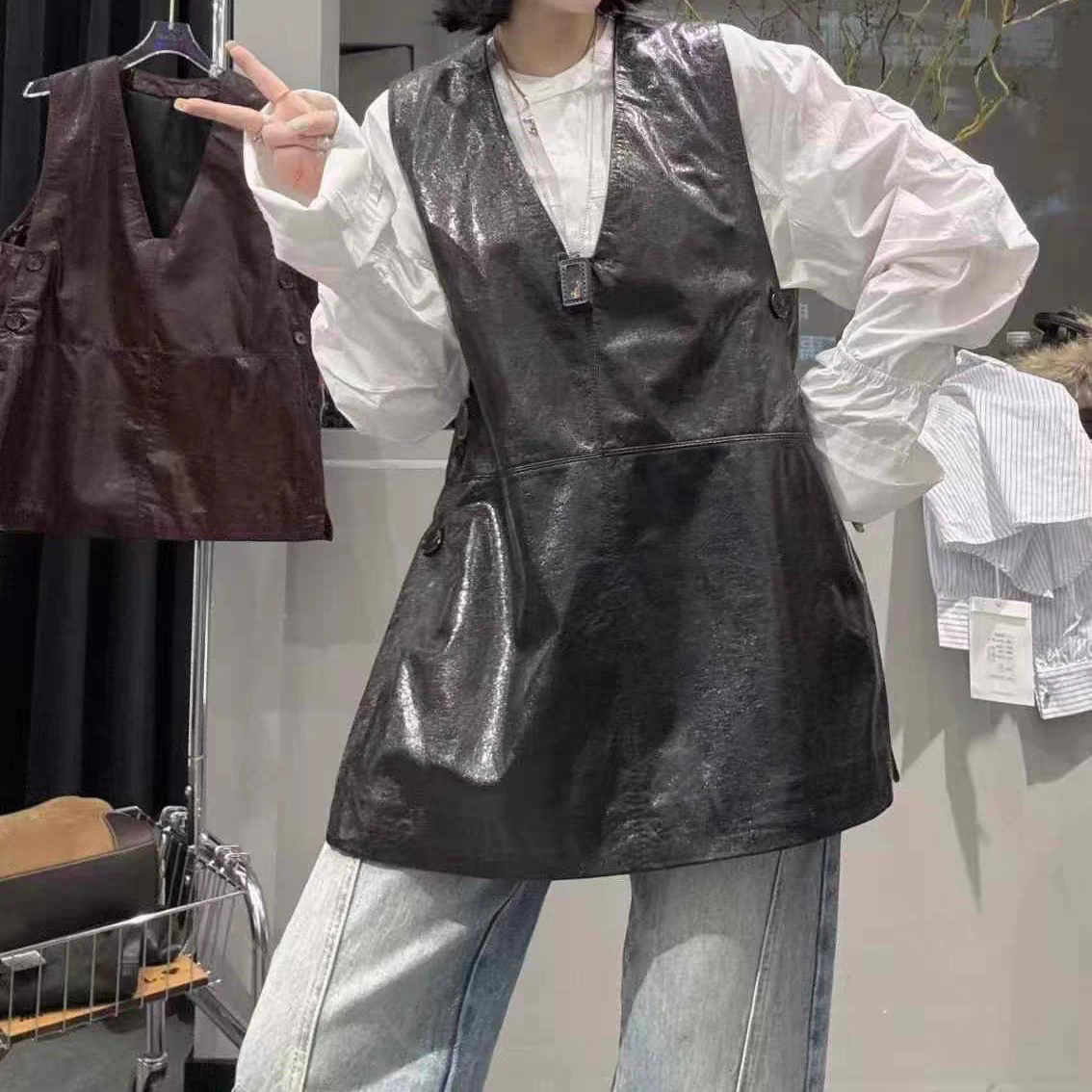 真皮新款气质复古休闲风V领皮衣女款中长款宽松无袖百搭A字背心裙