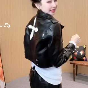 潮流新款真皮皮衣女短款修身休闲风黑色夹克洋气修身型不对称外套