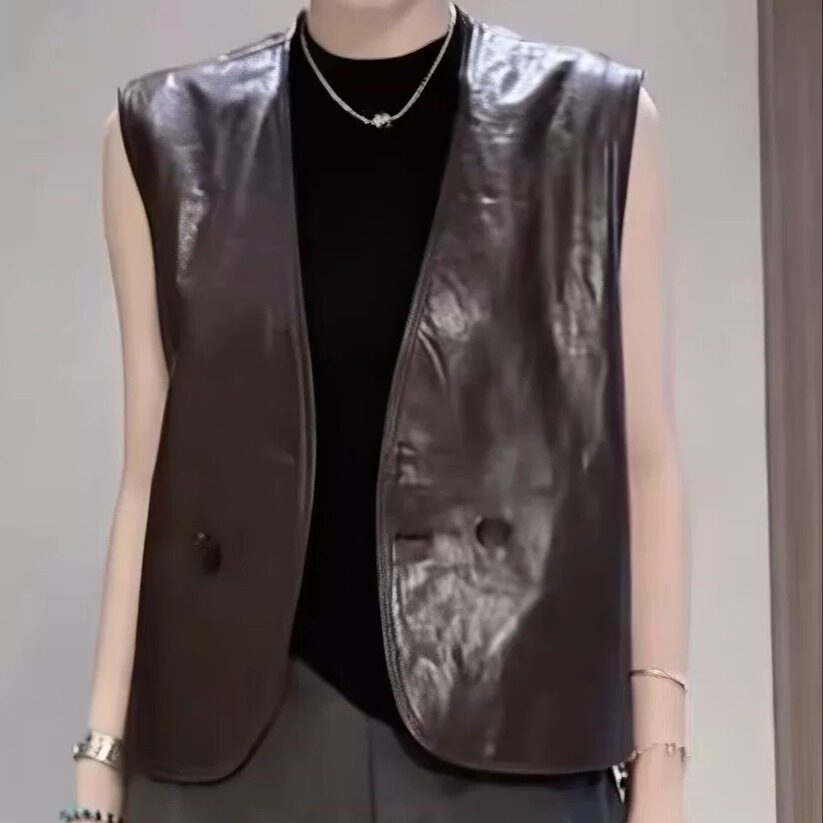 真皮女短款V领机车皮夹克黑色